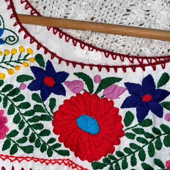 Flower Power 💐💐💐 the absolute cutest top!!! - Picture 3 of 5